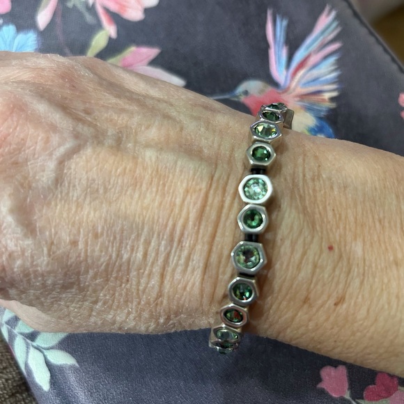 Uno de 50 Colmena Silver Bracelet with Shades of Green Crystal Accents - Picture 3 of 4